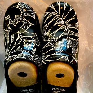NIB Dansko Professional clogs